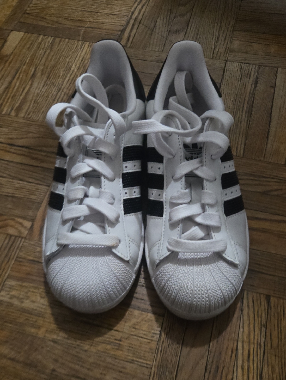 NEVER WORN Low-Top adidas White Sneakers with Black Three Stripes Athletic Shoe